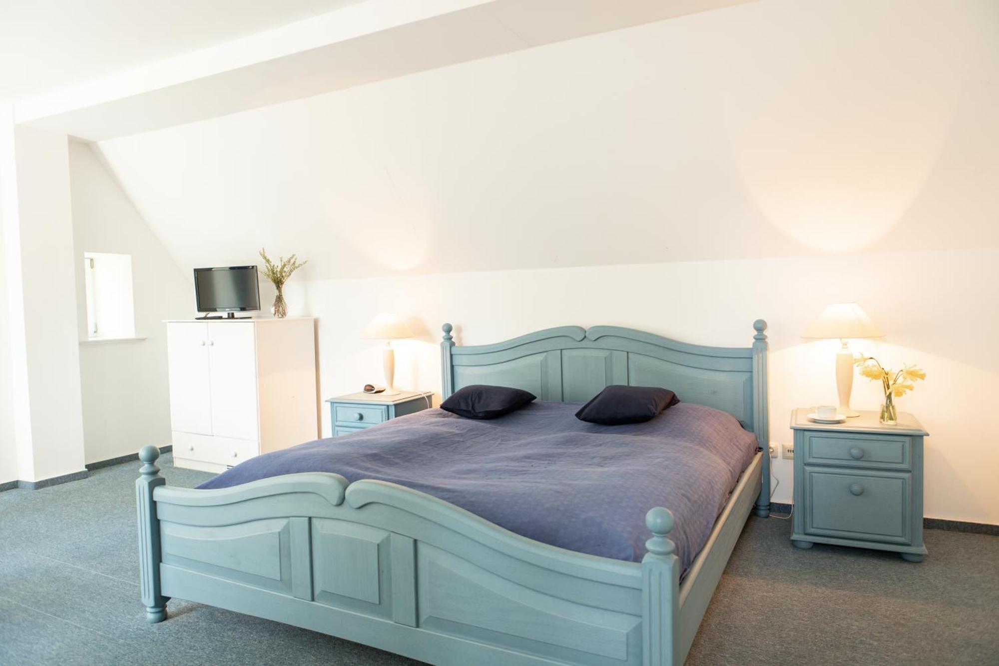 Hotel-Garni Gut Tribbevitz Neuenkirchen auf Rugen Buitenkant foto